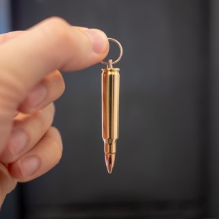 .223 Remington (5.56mm NATO) Patrone als Anhänger mit Vollmantel Geschoss